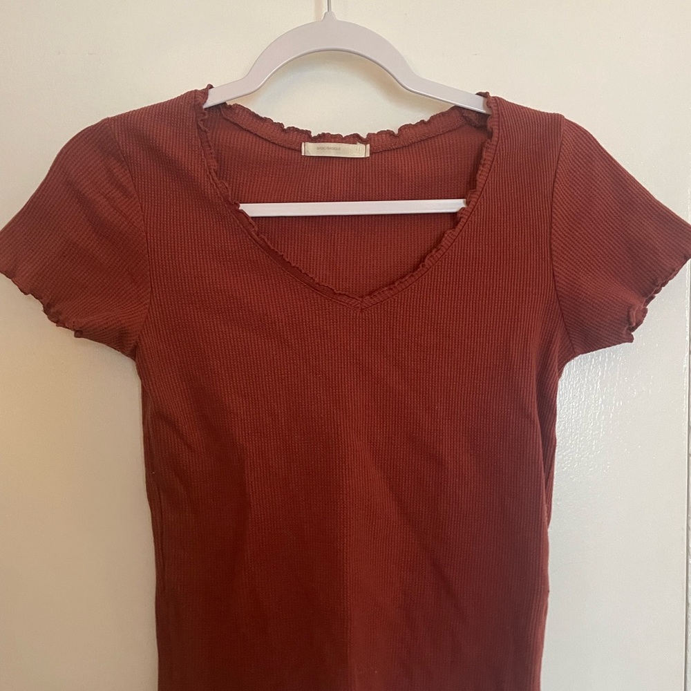 H&M Rust V-Neck Short sleeve Shirt